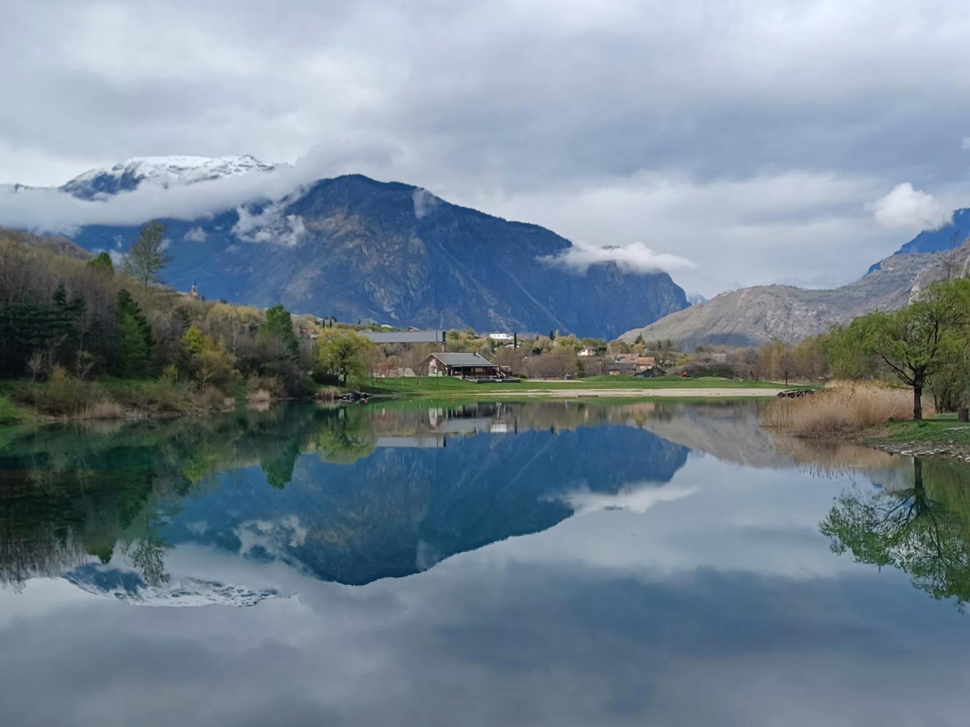 Villargondran, Les Magnifiques Cols De Maurienne Garage Motos, Velos Room photo